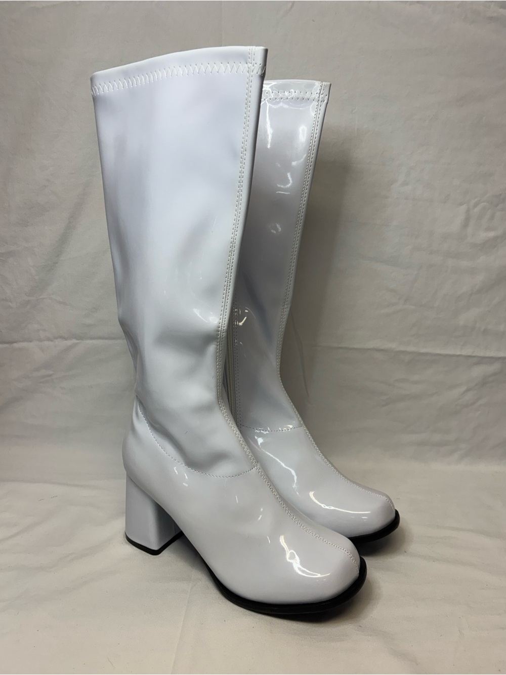 Ellie Women’s White Gogo Boots Size 9 NIB #6109